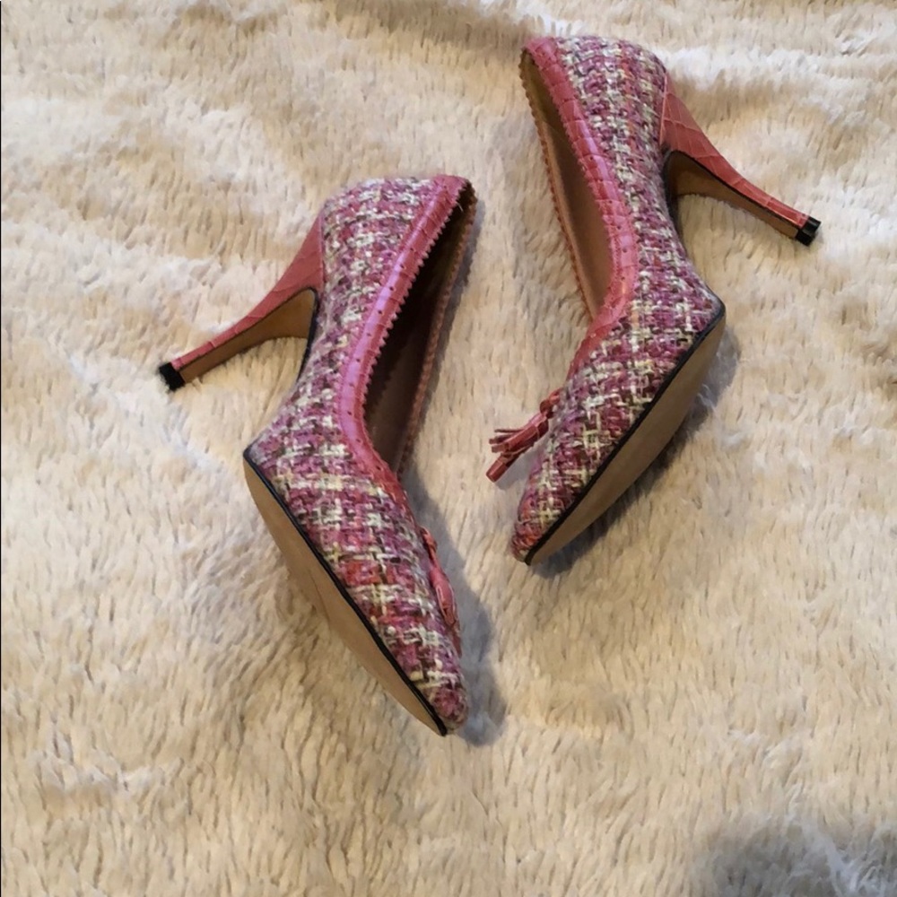 Saks Fifth Ave leather and woven material hell’s.